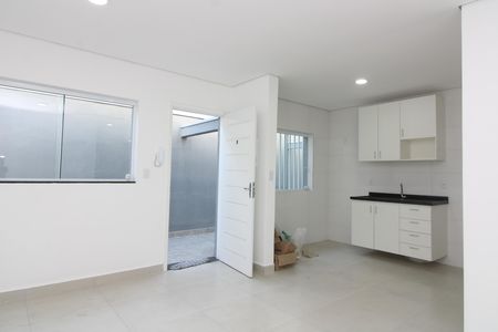 Casa de Condomínio para alugar com 2 quartos, 65m² em Vila Marieta, São Paulo