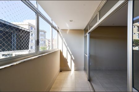 Varanda de apartamento à venda com 3 quartos, 130m² em Esplanada, Belo Horizonte