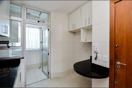 Cozinha de apartamento à venda com 3 quartos, 130m² em Esplanada, Belo Horizonte