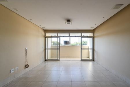 Apartamento à venda com 3 quartos, 130m² em Esplanada, Belo Horizonte