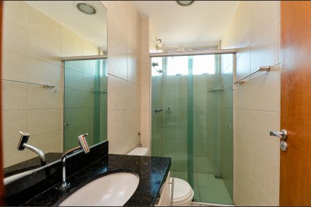 Apartamento à venda com 130m², 3 quartos e 2 vagas Apartamento à venda com 130m², 3 quartos e 2 vagasBanheiro Suíte