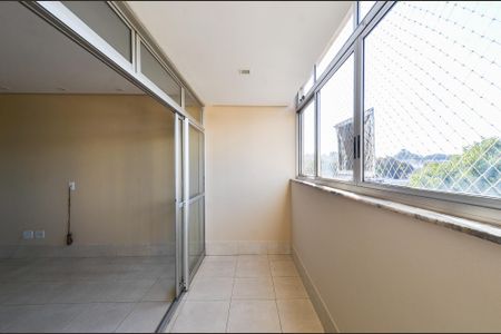 Varanda de apartamento à venda com 3 quartos, 130m² em Esplanada, Belo Horizonte