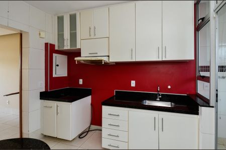 Apartamento à venda com 130m², 3 quartos e 2 vagas Apartamento à venda com 130m², 3 quartos e 2 vagasCozinha