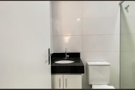 Banheiro da Suíte de casa de condomínio para alugar com 2 quartos, 60m² em Vila Marieta, São Paulo