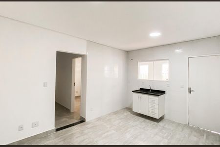 Sala/cozinha  de casa de condomínio para alugar com 2 quartos, 60m² em Vila Marieta, São Paulo
