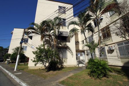Fachada do bloco de apartamento para alugar com 2 quartos, 50m² em Irajá, Rio de Janeiro