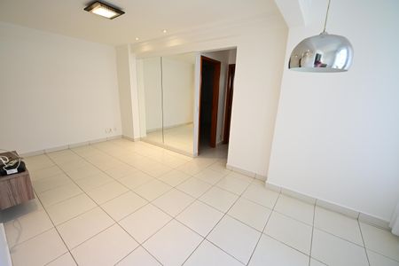 Apartamento para alugar com 2 quartos, 68m² em Setor Bueno, Goiânia