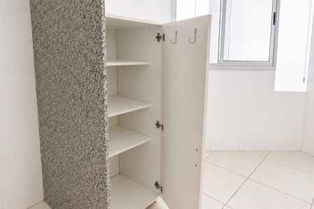 Área de serviço de apartamento para alugar com 2 quartos, 68m² em Setor Bueno, Goiânia