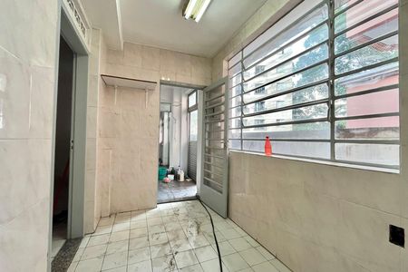 Área de Serviço de casa para alugar com 4 quartos, 287m² em Jardim Oriental, São Paulo