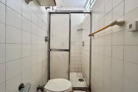 Banheiro social  de casa para alugar com 4 quartos, 287m² em Jardim Oriental, São Paulo