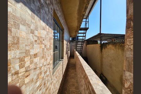 Varanda  de casa para alugar com 2 quartos, 67m² em Cabuís, Nilópolis