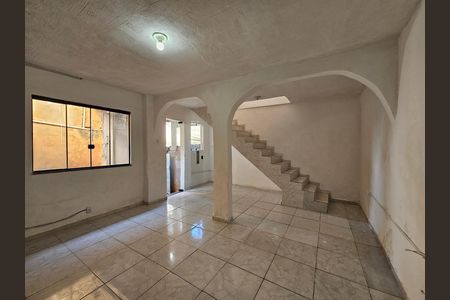 Casa para alugar com 67m², 2 quartos e sem vaga Casa para alugar com 67m², 2 quartos e sem vagaSala