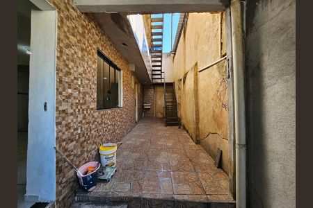 Quintal de casa para alugar com 2 quartos, 67m² em Cabuís, Nilópolis