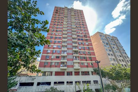 Apartamento para alugar com 71m², 2 quartos e 1 vaga