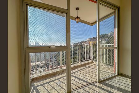 Apartamento para alugar com 71m², 2 quartos e 1 vaga