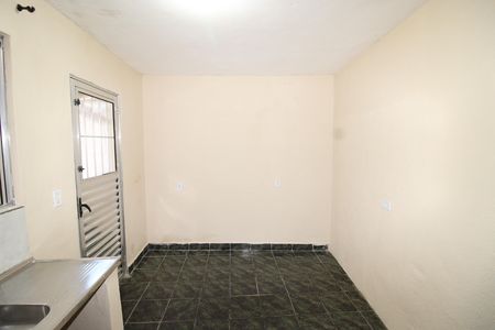 cozinha de casa para alugar com 3 quartos, 64m² em Vila Marilena, São Paulo