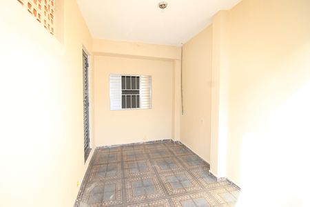 garagem de casa para alugar com 3 quartos, 64m² em Vila Marilena, São Paulo