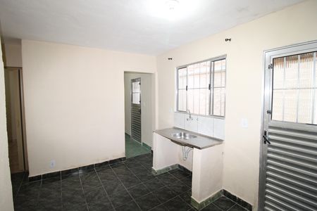 cozinha de casa para alugar com 3 quartos, 64m² em Vila Marilena, São Paulo