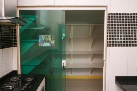 Cozinha de casa para alugar com 1 quarto, 94m² em Moquetá, Nova Iguaçu