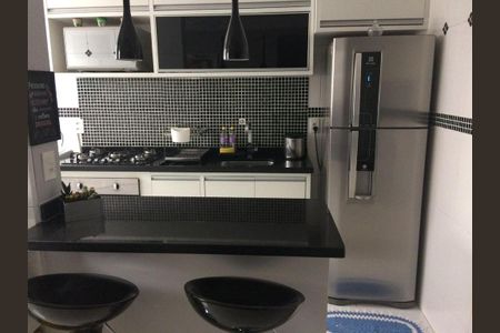 Cozinha de apartamento à venda com 2 quartos, 45m² em Jardim Santa Teresinha, São Paulo