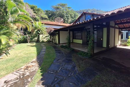 Quintal de casa à venda com 5 quartos, 311m² em Itacoatiara, Niterói