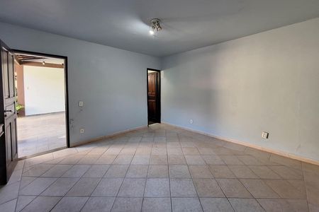 Casa à venda com 311m², 5 quartos e 3 vagas Casa à venda com 311m², 5 quartos e 3 vagasSuíte 3
