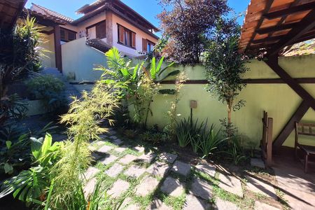 Casa à venda com 311m², 5 quartos e 3 vagas Casa à venda com 311m², 5 quartos e 3 vagasQuarto 1