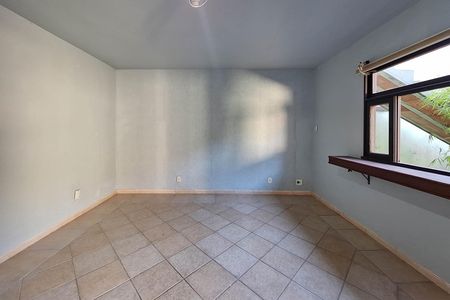 Casa à venda com 311m², 5 quartos e 3 vagas Casa à venda com 311m², 5 quartos e 3 vagasSuíte 3