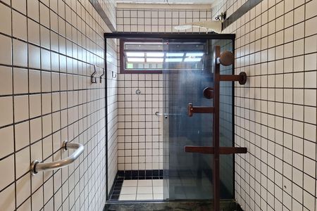 Casa à venda com 311m², 5 quartos e 3 vagas Casa à venda com 311m², 5 quartos e 3 vagasBanheiro da Suíte 1