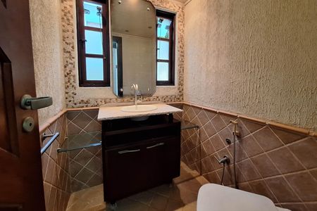 Casa à venda com 311m², 5 quartos e 3 vagas Casa à venda com 311m², 5 quartos e 3 vagasLavabo