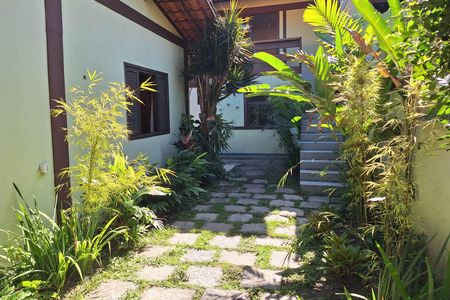 Casa à venda com 311m², 5 quartos e 3 vagas Casa à venda com 311m², 5 quartos e 3 vagasQuintal