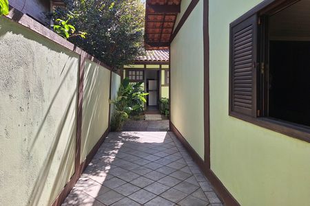 Casa à venda com 311m², 5 quartos e 3 vagas Casa à venda com 311m², 5 quartos e 3 vagasQuintal