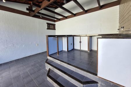 Casa à venda com 311m², 5 quartos e 3 vagas Casa à venda com 311m², 5 quartos e 3 vagasÁrea de Serviço
