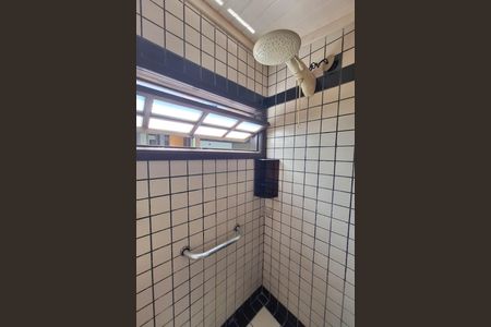 Casa à venda com 311m², 5 quartos e 3 vagas Casa à venda com 311m², 5 quartos e 3 vagasBanheiro da Suíte 1
