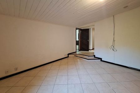 Casa à venda com 311m², 5 quartos e 3 vagas Casa à venda com 311m², 5 quartos e 3 vagasSuíte 2