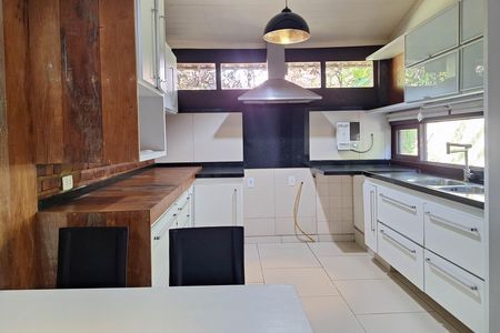 Cozinha de casa à venda com 5 quartos, 311m² em Itacoatiara, Niterói