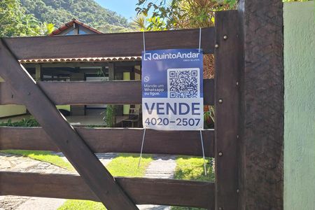 Casa à venda com 311m², 5 quartos e 3 vagas Casa à venda com 311m², 5 quartos e 3 vagasplaca