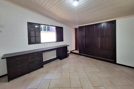 Casa à venda com 311m², 5 quartos e 3 vagas Casa à venda com 311m², 5 quartos e 3 vagasSuíte 1