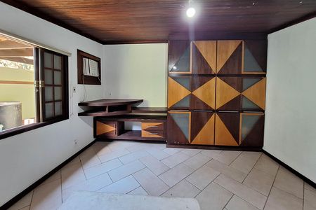 Casa à venda com 311m², 5 quartos e 3 vagas Casa à venda com 311m², 5 quartos e 3 vagasQuarto 1