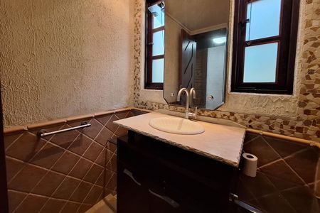 Casa à venda com 311m², 5 quartos e 3 vagas Casa à venda com 311m², 5 quartos e 3 vagasLavabo