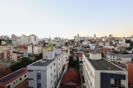 Vista da Suíte de apartamento à venda com 3 quartos, 150m² em Sagrada Família, Belo Horizonte