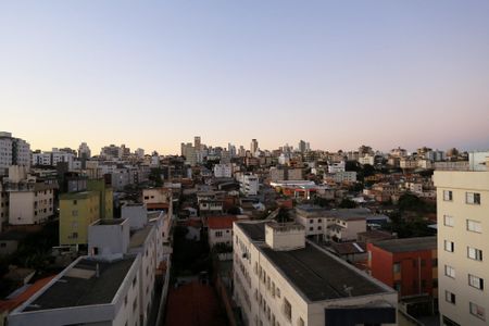 Vista de apartamento à venda com 3 quartos, 150m² em Sagrada Família, Belo Horizonte
