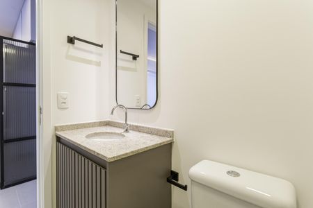 Apartamento para alugar com 38m², 2 quartos e sem vaga Apartamento para alugar com 38m², 2 quartos e sem vagaBanheiro