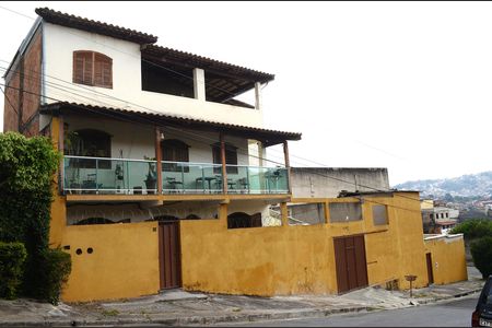Fachada de casa para alugar com 3 quartos, 355m² em Ouro Minas, Belo Horizonte
