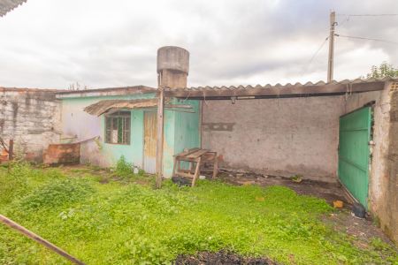 Pátio nos fundos de casa à venda com 2 quartos, 60m² em Guajuviras, Canoas