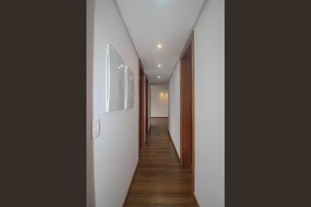 Apartamento à venda com 83m², 3 quartos e 2 vagas Apartamento à venda com 83m², 3 quartos e 2 vagasCorredor