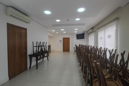 Apartamento à venda com 83m², 3 quartos e 2 vagas Apartamento à venda com 83m², 3 quartos e 2 vagasÁrea comum - Salão de festas