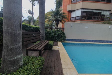 Apartamento à venda com 83m², 3 quartos e 2 vagas Apartamento à venda com 83m², 3 quartos e 2 vagasÁrea comum - Piscina