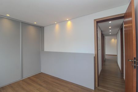 Apartamento à venda com 83m², 3 quartos e 2 vagas Apartamento à venda com 83m², 3 quartos e 2 vagasSuite