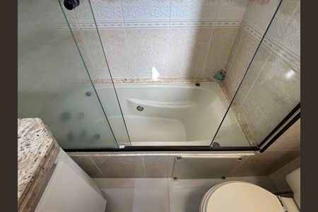 Apartamento para alugar com 86m², 2 quartos e 2 vagas Apartamento para alugar com 86m², 2 quartos e 2 vagasBanheiro da Suíte